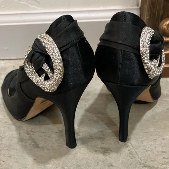 Badgley Mischka Women's Black Satin Peep Toe Heels - Picture 4 of 6